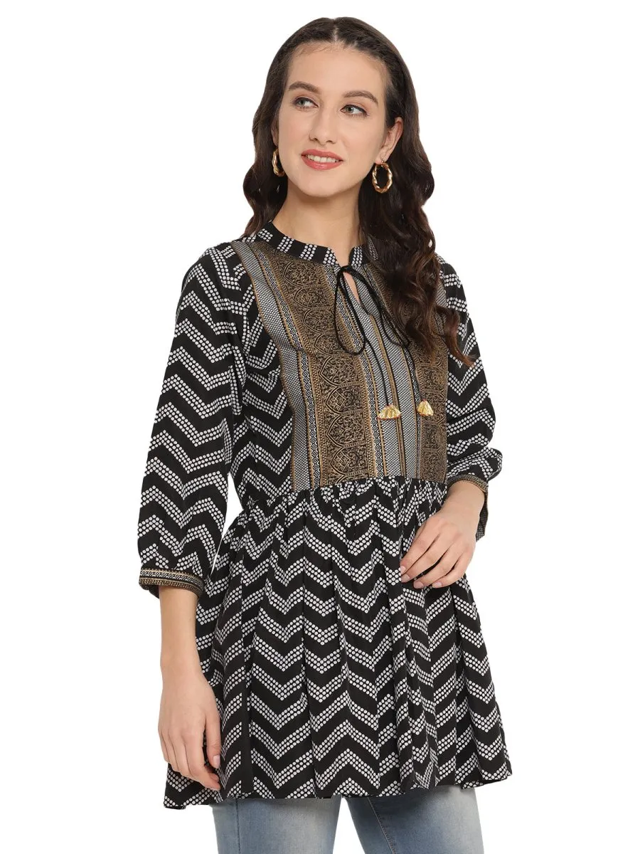 Ahalyaa Stripes Printed Black Tunic