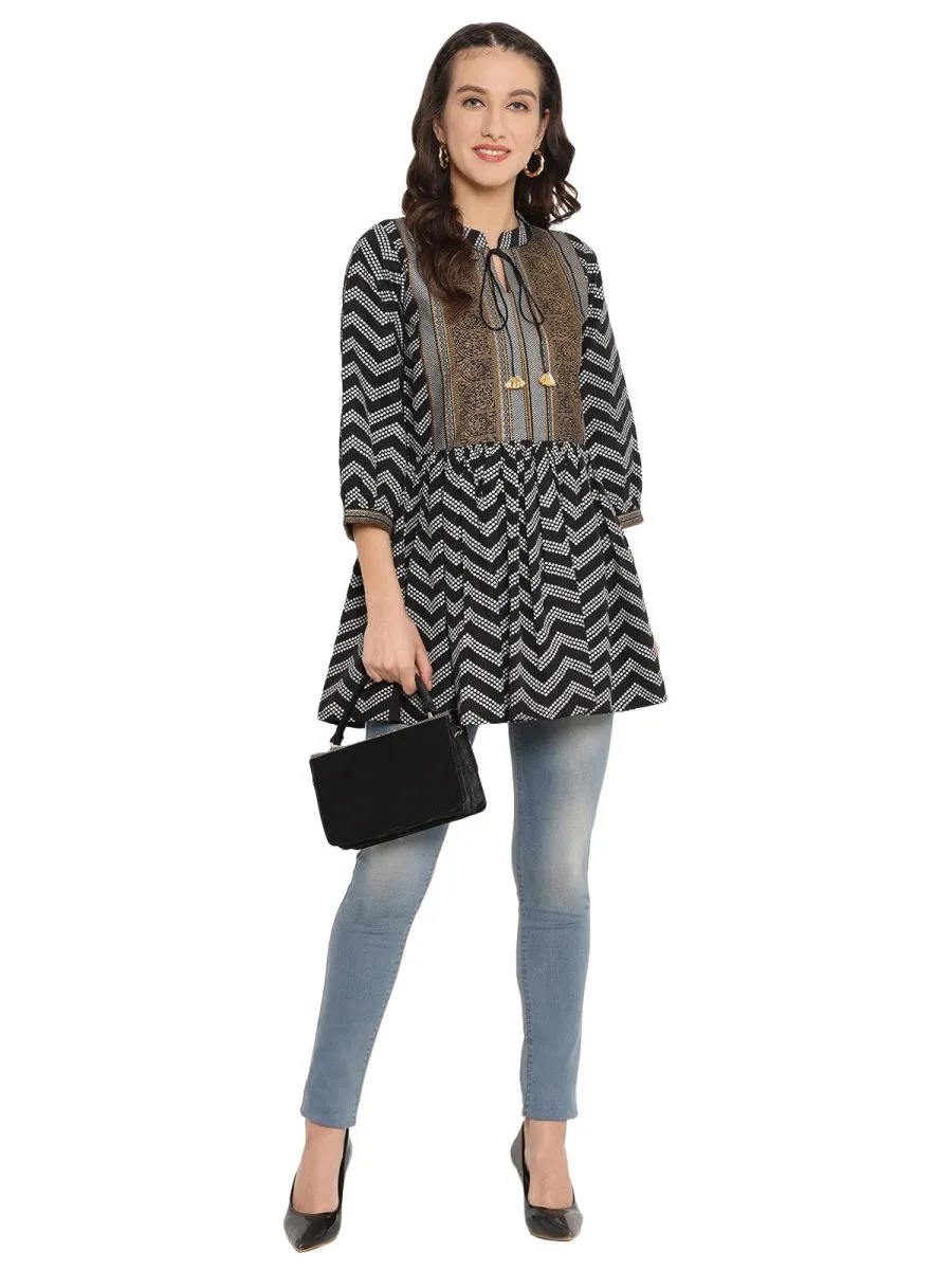 Ahalyaa Stripes Printed Black Tunic