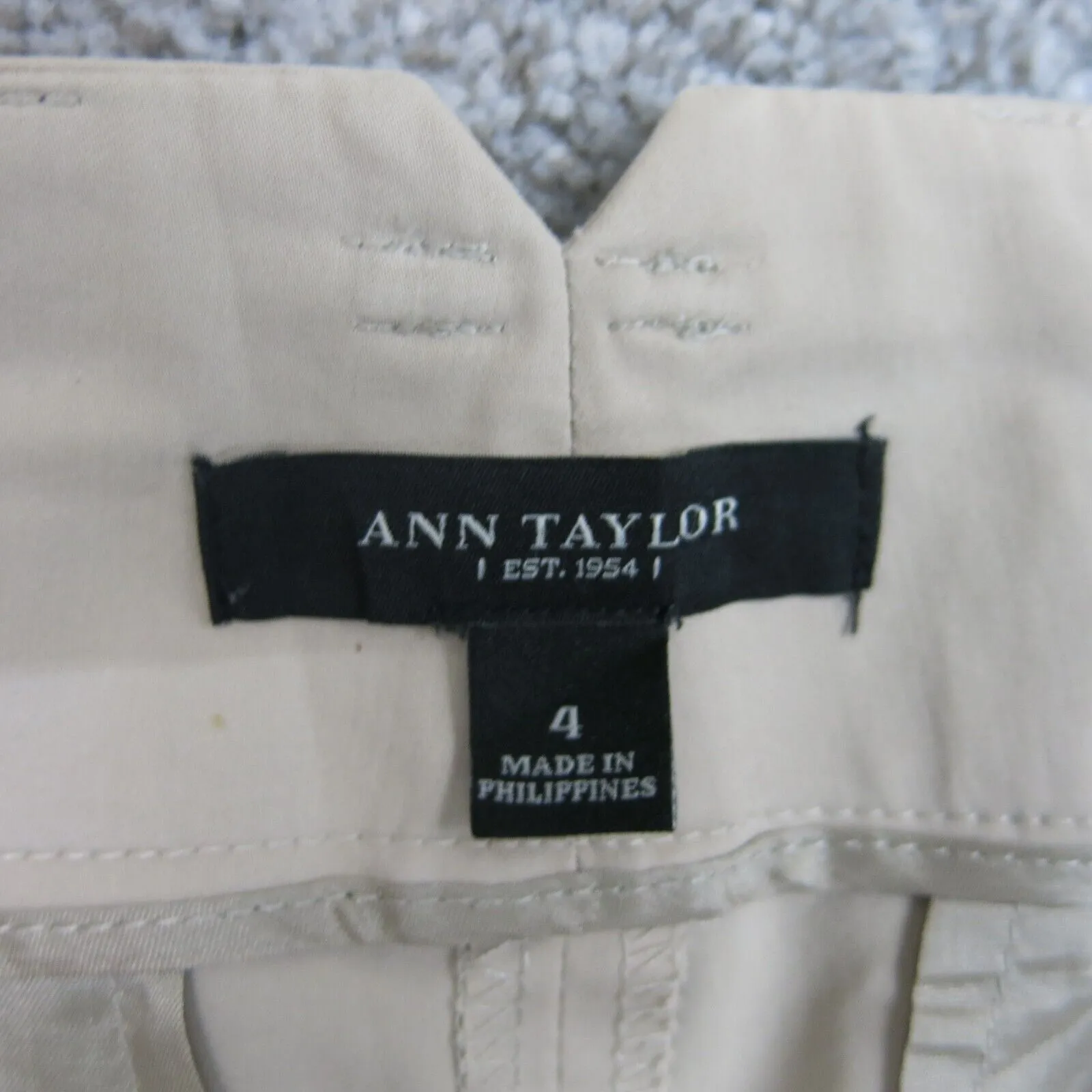 ANN Taylor Womens Chino Pant Straight Leg Mid Rise Salish Pockets Beige Size 4