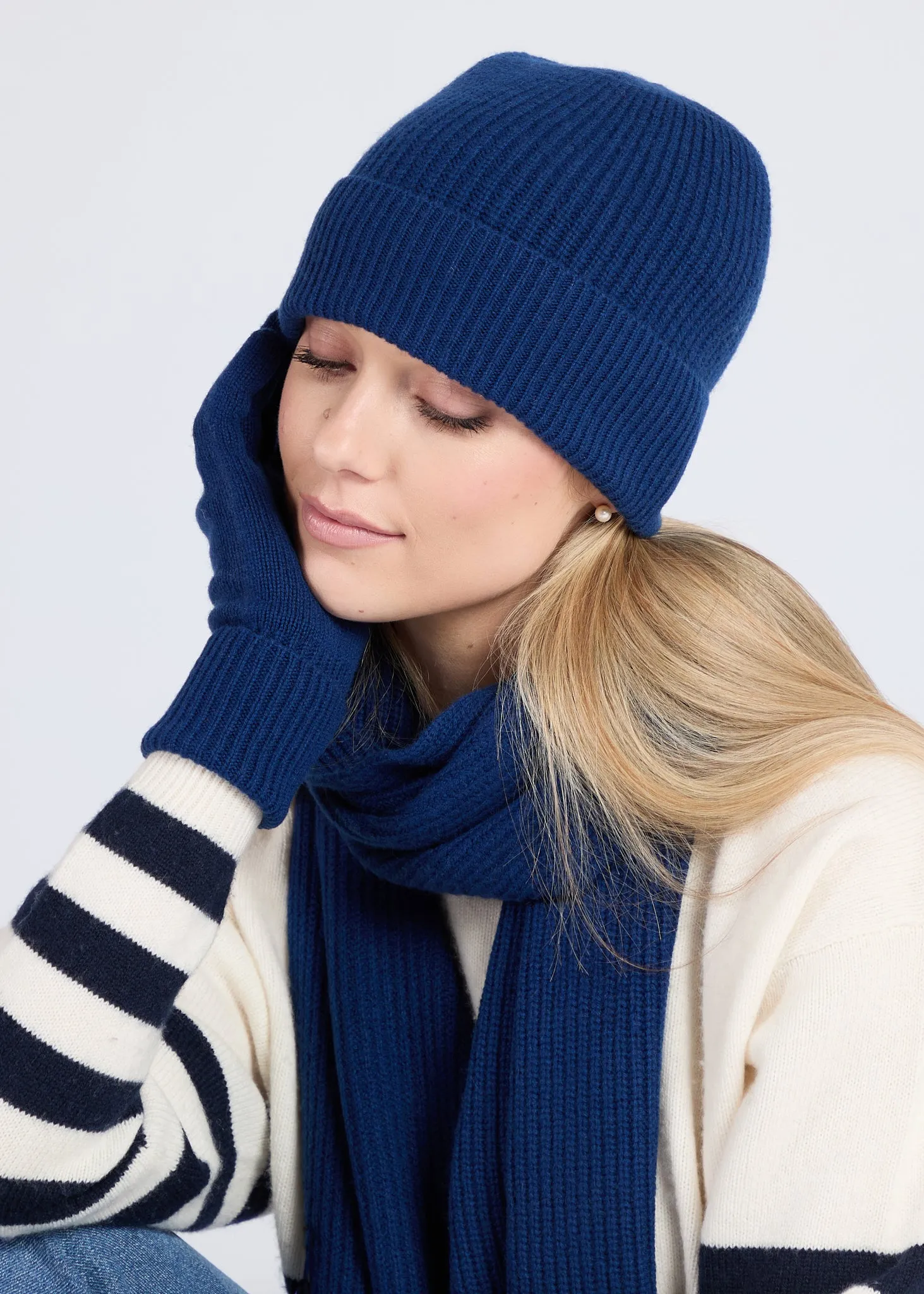 Foxford Navy Ribbed Cashmere Beanie