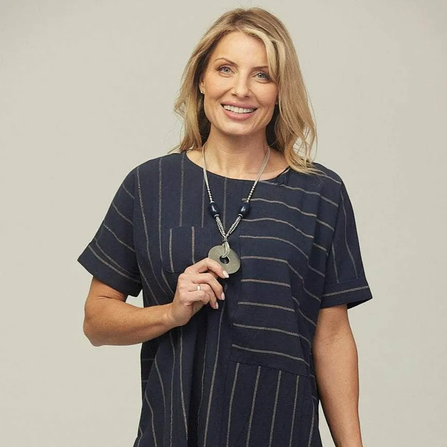 Saloos line pattern top with necklace